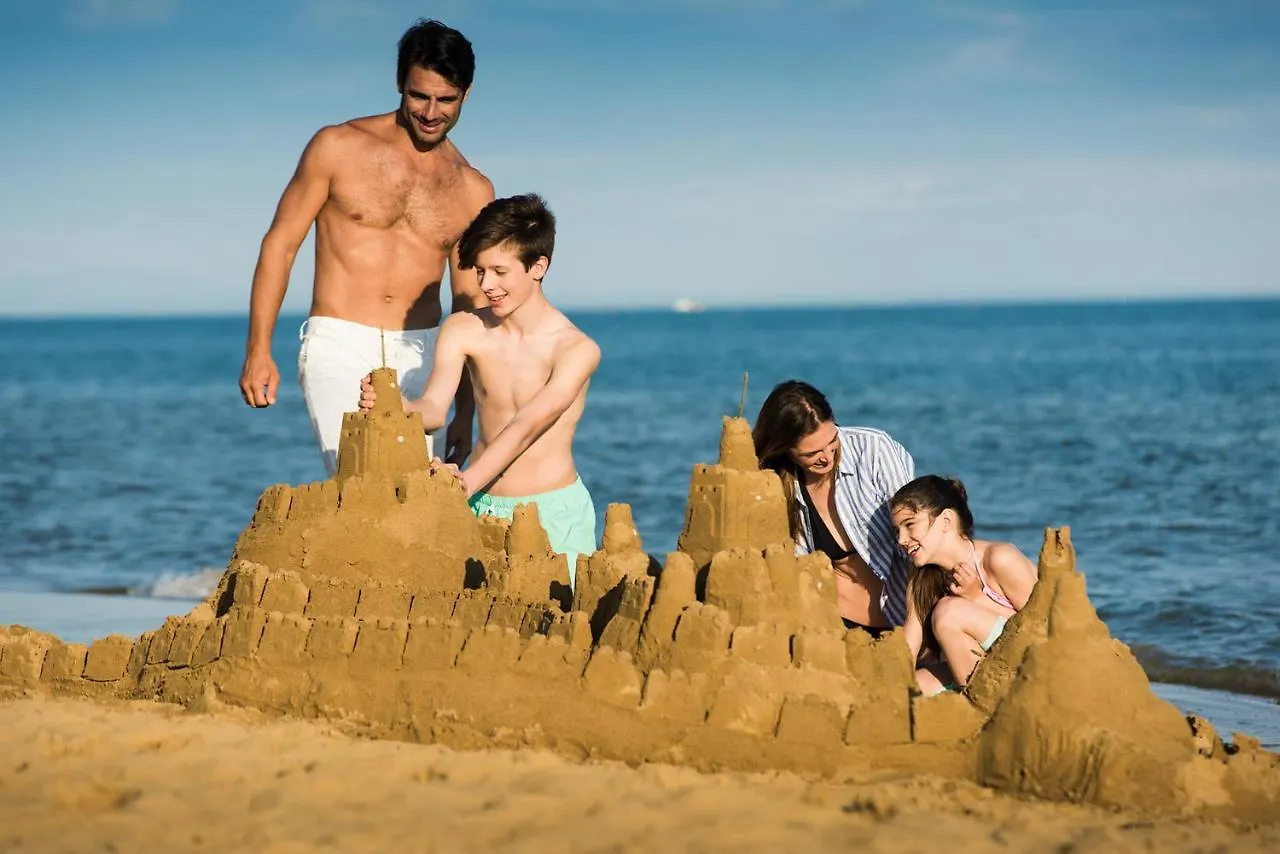 **** Hotel Aparthotel Imperial Bibione Włochy